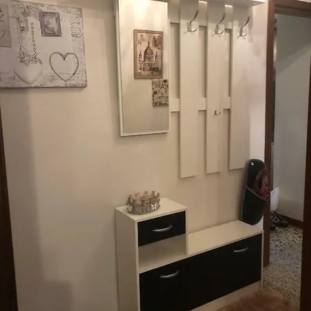 Via Roma Nr 9 *